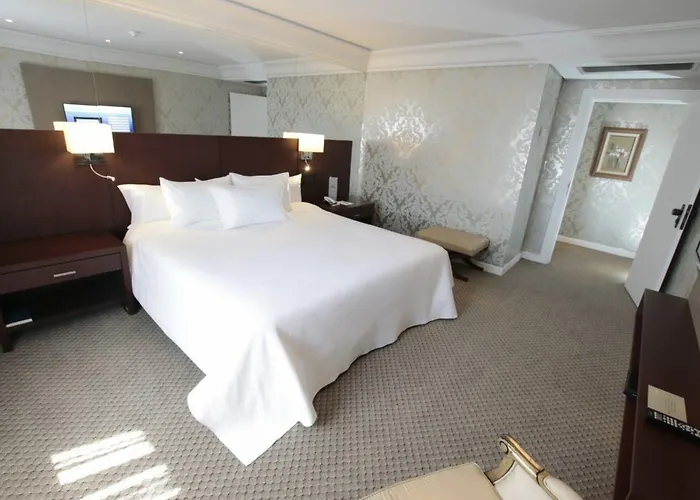 Hotel de luxo Apenas: Grand Mercure Curitiba Rayon